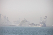  Dredging and landfill in Dubai