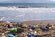 Honolulu-beach-trash-NOAA