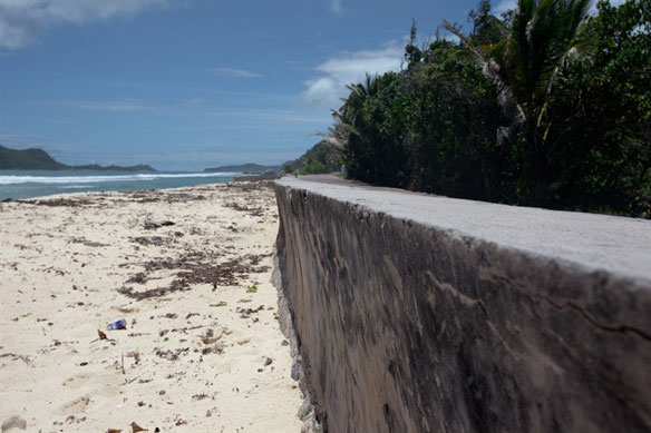 seychelles-stone-wall