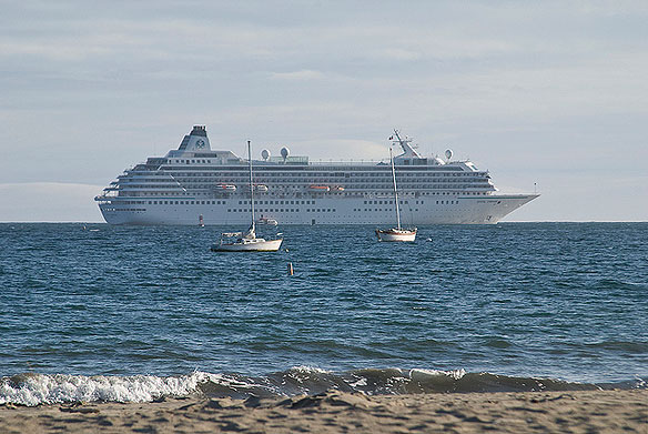 cruise-ship-california