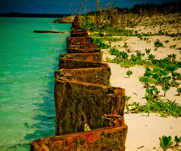 midway-atoll-seawall