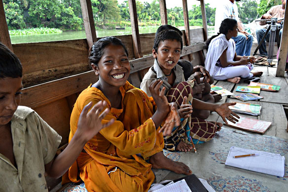 school-boats-bangladesh