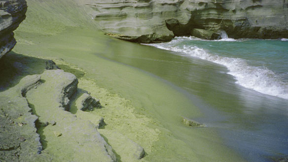 green-sand-beach-hawaii