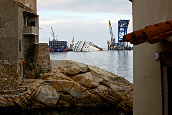 costa-concordia-island