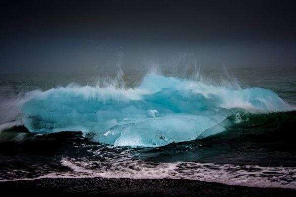 wave-ice-iceland