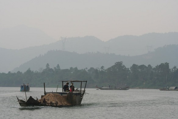 sand-mining-vietnam